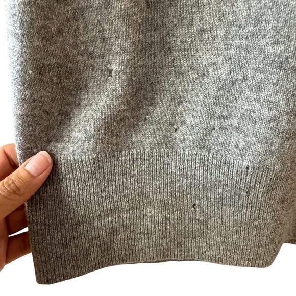 Everlane 100% Cashmere Turtleneck Sweater Size XS Gray Neutral Work Winter HOLES - Picture 3 of 10
